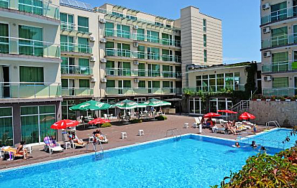 Clara Aparthotel